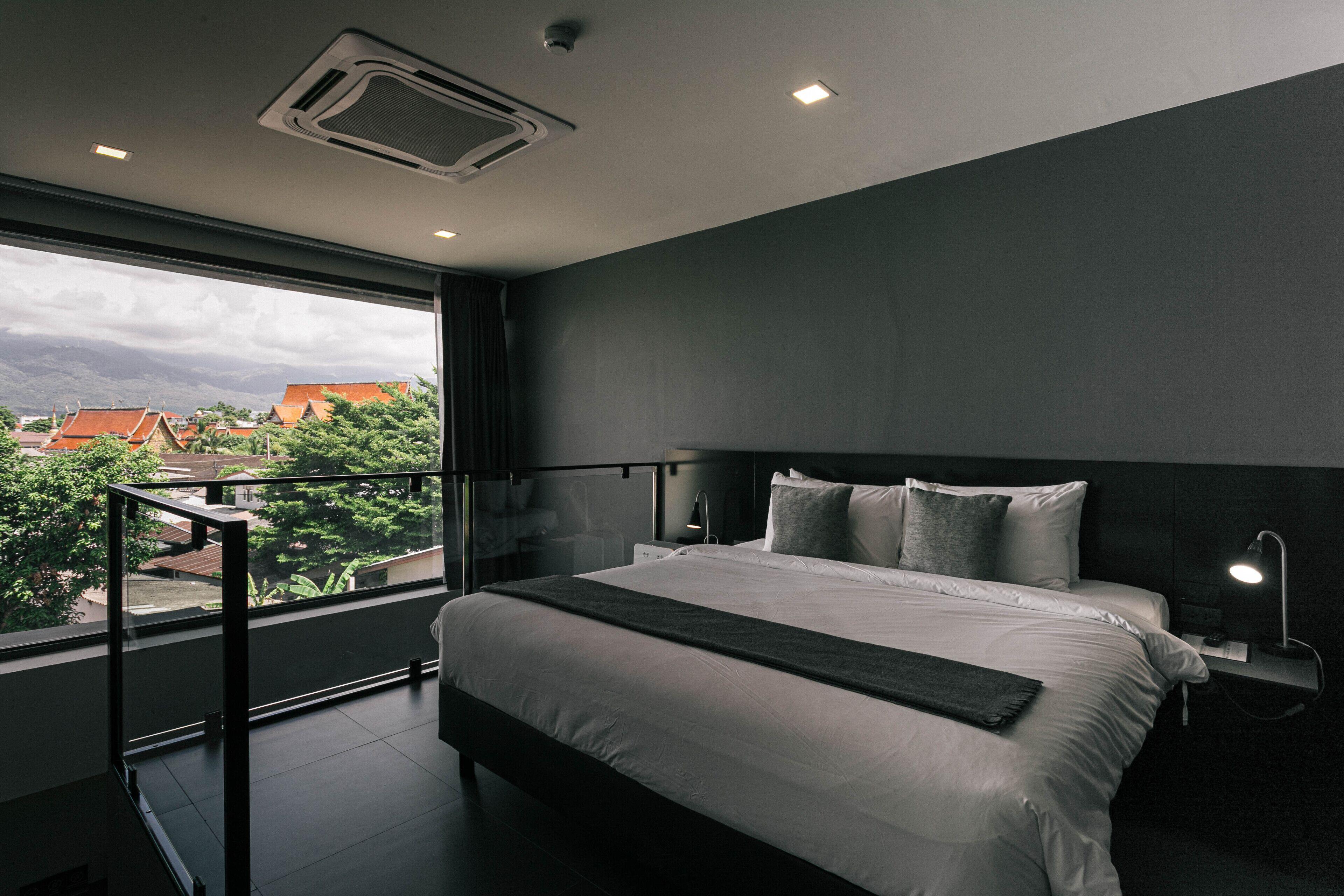 Crew Hotel — Photos 1